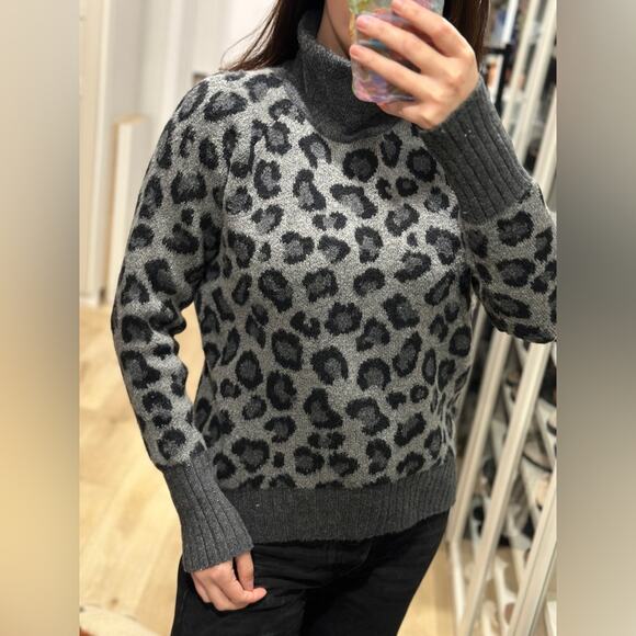 Cynthia Rowley size small, leopard print soft sweater - Picture 3 of 6